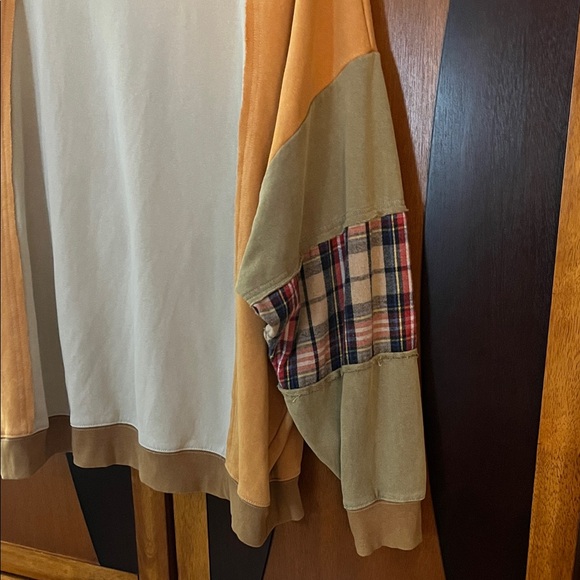 Easel Earth Tone Mixed Media Patchwork Crewneck Sweatshirt w/Plaid Accents - Picture 5 of 9